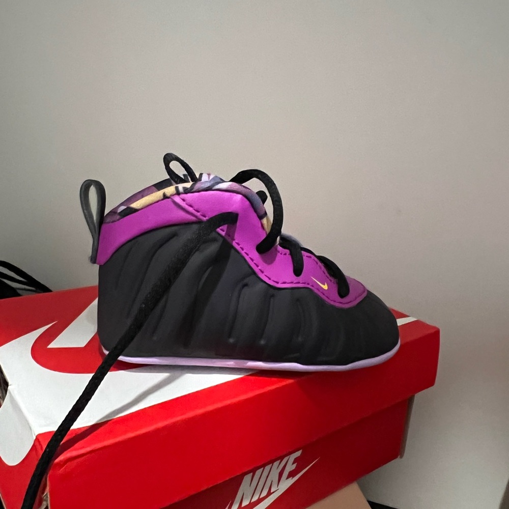 Baby sneaker - Picture 2 of 3